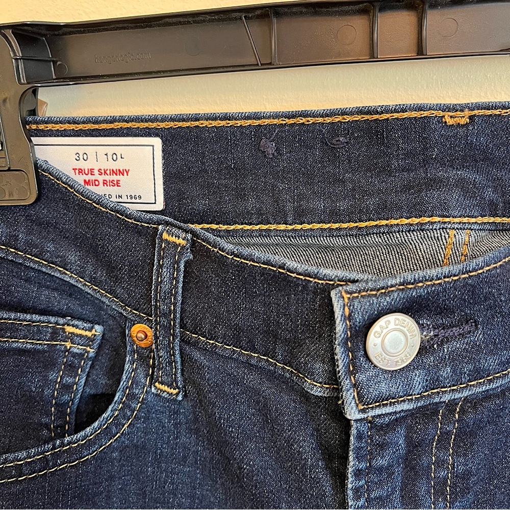 GAP True Skinny Mid Rise Ankle Jeans. Size 10 long. - Picture 7 of 7